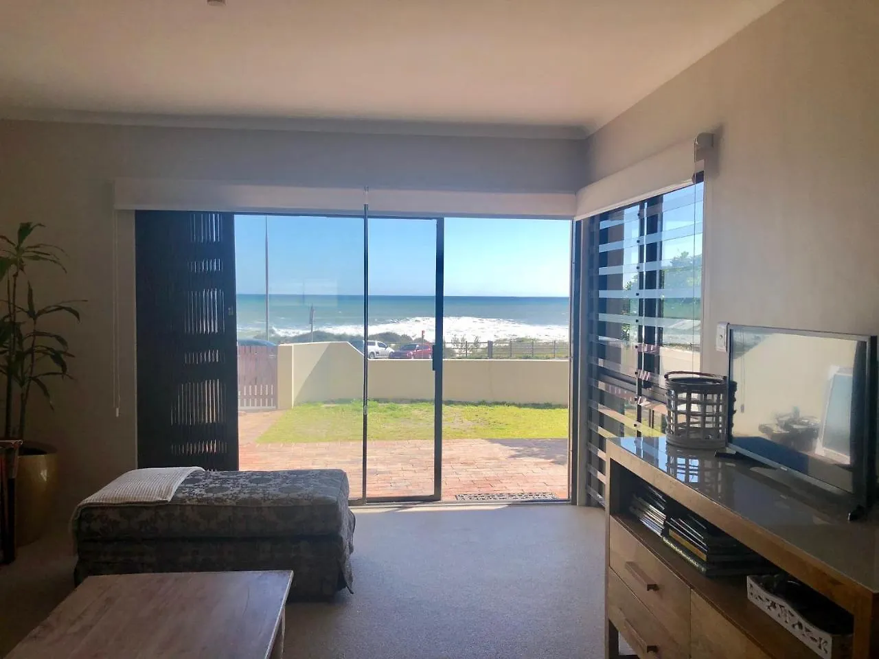Beachfront Apartment At Malata Beach In Blouberg Bloubergstrand