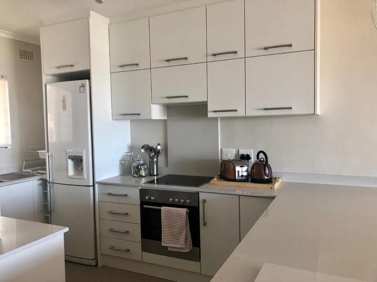 Beachfront Apartment At Malata Bloubergstrand